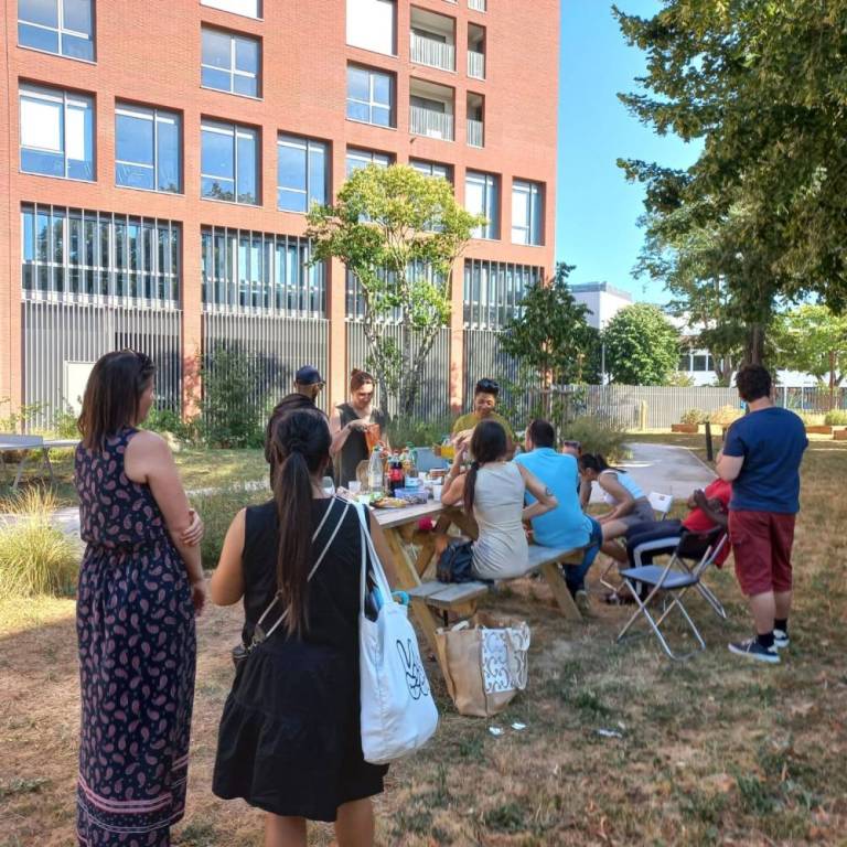Lire la suite à propos de l’article Un moment convivial à la résidence ÉMERGENCE