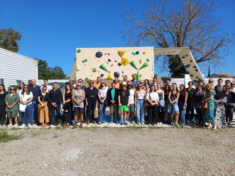 Lire la suite à propos de l’article GRIMPE TON QUARTIER : un mur d’escalade pour dépasser les obstacles ensemble !